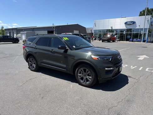 Certified 2024 Ford Explorer XLT w/ Equipment Group 202A AWD/4WD image 1