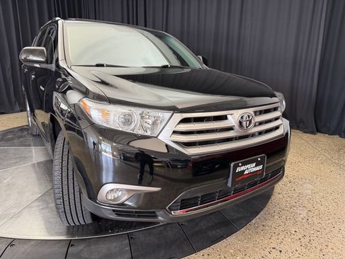 Used 2012 Toyota Highlander Limited w/ Tow Pkg image 12