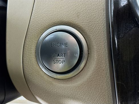 Used 2019 Mercedes-Benz GLC 300 w/ Parking Assistance Package image 19