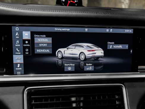 Used 2018 Porsche Panamera 4 AWD/4WD image 29