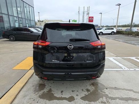 Used 2023 Nissan Rogue SV w/ SV Premium B Package image 6
