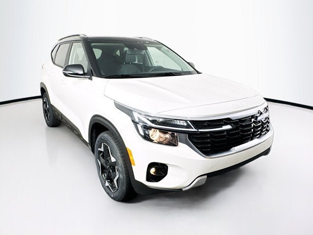 Certified 2025 Kia Seltos S AWD/4WD image 3