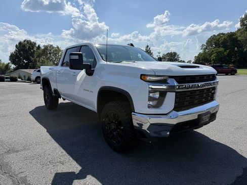 Used 2023 Chevrolet Silverado 2500 LT AWD/4WD image 8
