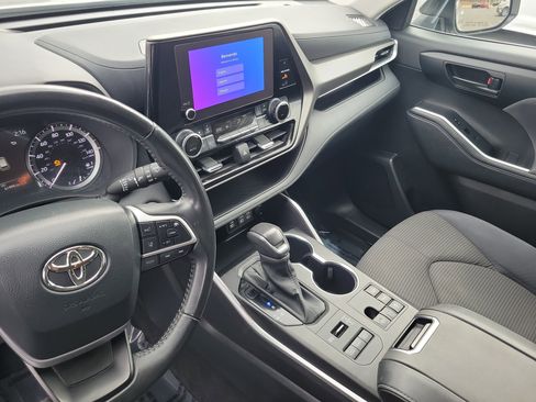 Certified 2024 Toyota Highlander LE image 13