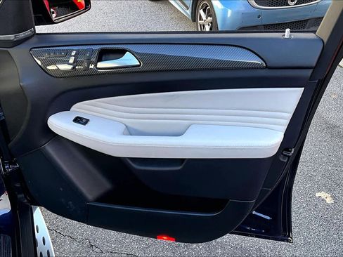 Used 2019 Mercedes-Benz GLE 43 AMG AMG GLE 43 image 22