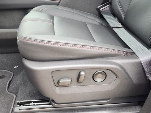 New 2026 Chevrolet Suburban RST w/ RST Capability Package image 19