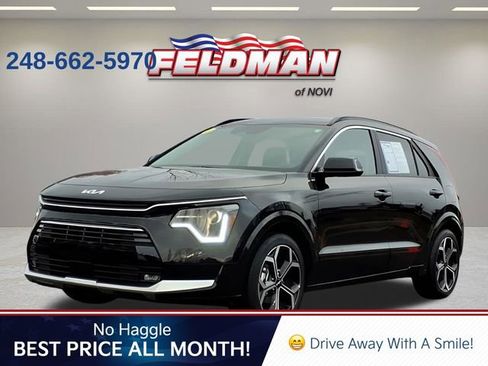 Used 2024 Kia Niro EX Touring image 1