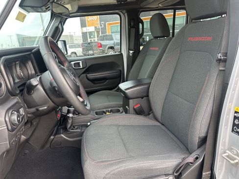 Used 2024 Jeep Wrangler Unlimited Rubicon image 6