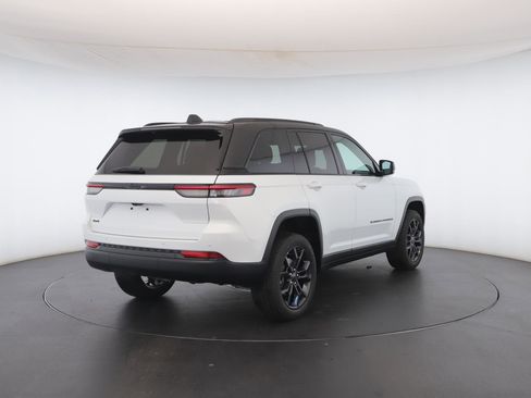 New 2025 Jeep Grand Cherokee Limited image 26