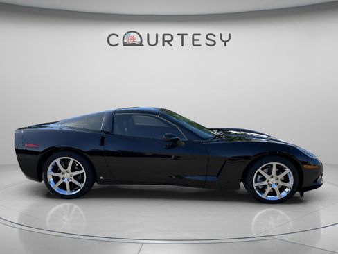 Used 2006 Chevrolet Corvette Coupe w/ Preferred Equipment Group image 8