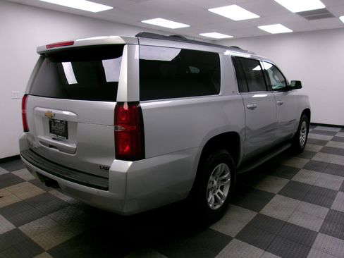 Used 2018 Chevrolet Suburban LT image 15