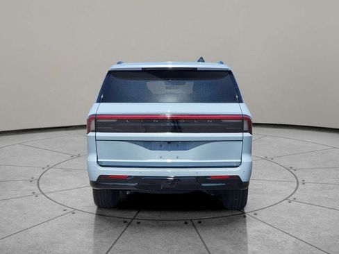 New 2026 Lincoln Navigator Reserve AWD/4WD image 11
