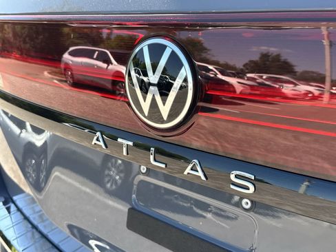 New 2026 Volkswagen Atlas Peak Edition AWD/4WD image 11