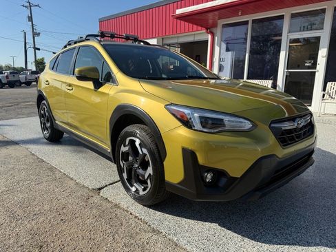 Used 2021 Subaru Crosstrek 2.5i Limited w/ Moonroof Package 1 AWD/4WD image 2