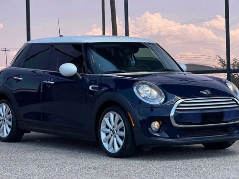 Used 2015 MINI Cooper 4-Door Hardtop image 18