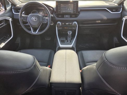 Used 2020 Toyota RAV4 XLE Premium image 13
