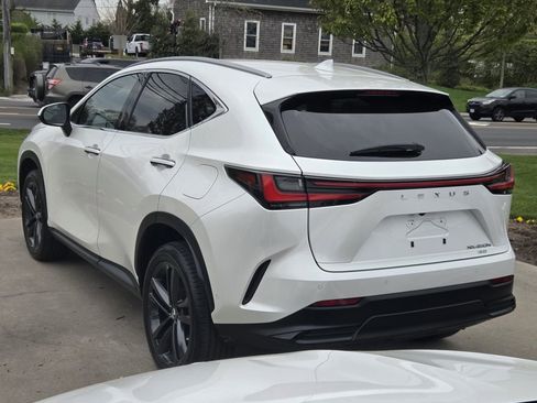 Used 2022 Lexus NX 450h+ AWD w/ Vision Package image 9