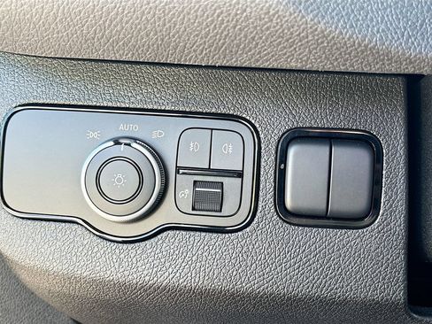 Used 2024 Mercedes-Benz Sprinter 2500 image 31