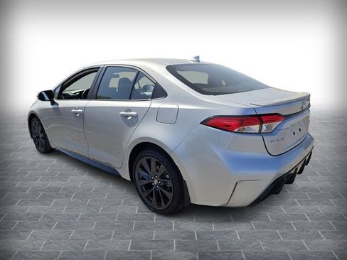 Used 2024 Toyota Corolla SE FWD image 5