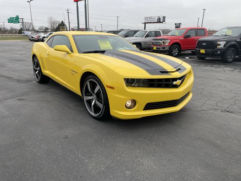 Used 2010 Chevrolet Camaro SS w/ RS Package image 2