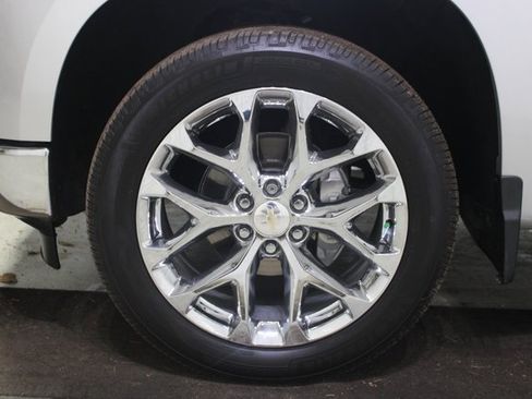 Used 2022 Chevrolet Silverado 1500 LTZ w/ LTZ Convenience Package II image 26