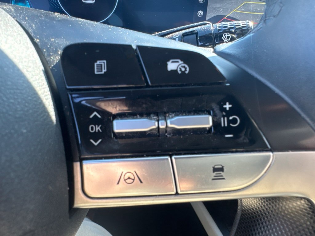 Used 2024 Hyundai Elantra Limited FWD image 32