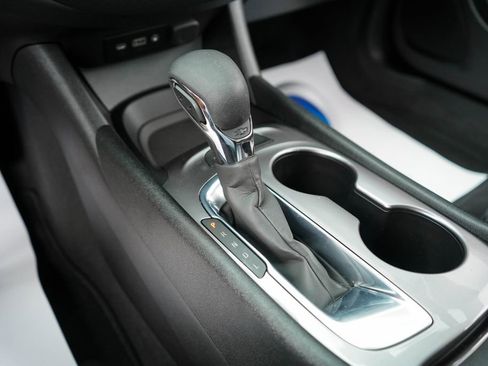 Used 2022 Chevrolet Malibu LS FWD image 32