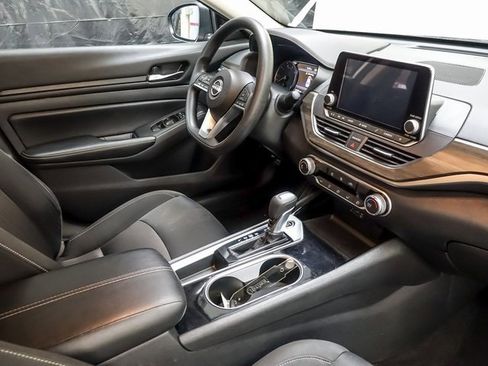 Used 2024 Nissan Altima 2.5 SV image 24