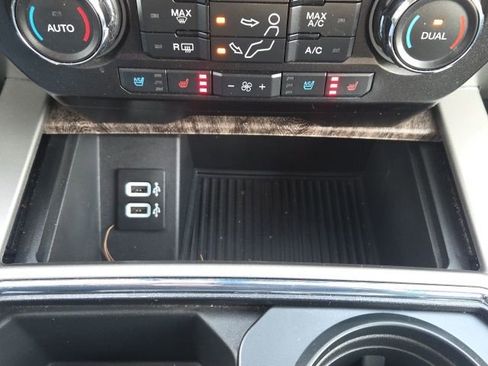 Used 2019 Ford F350 Lariat w/ Lariat Ultimate Package image 39