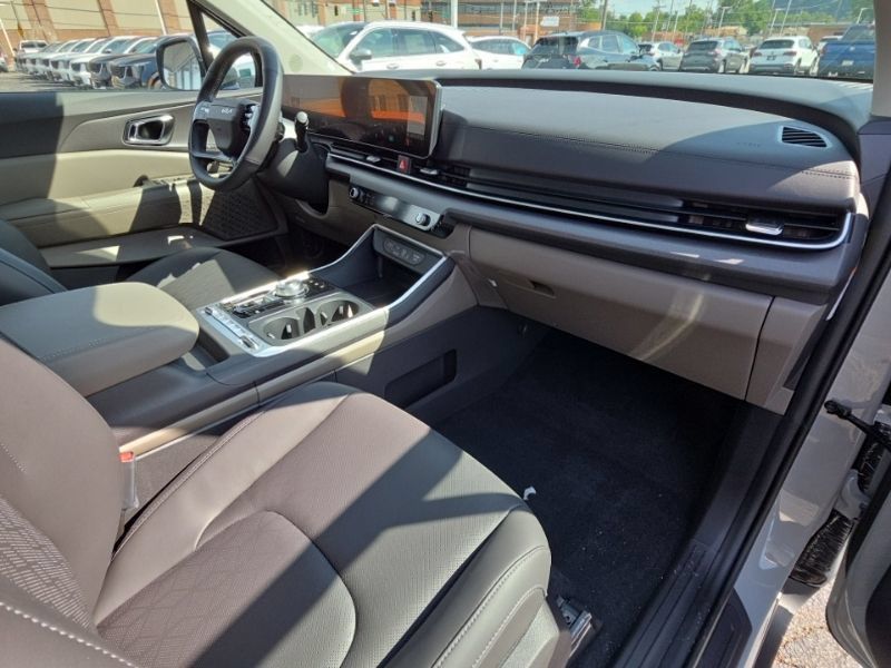 New 2027 Kia Carnival SX FWD image 14