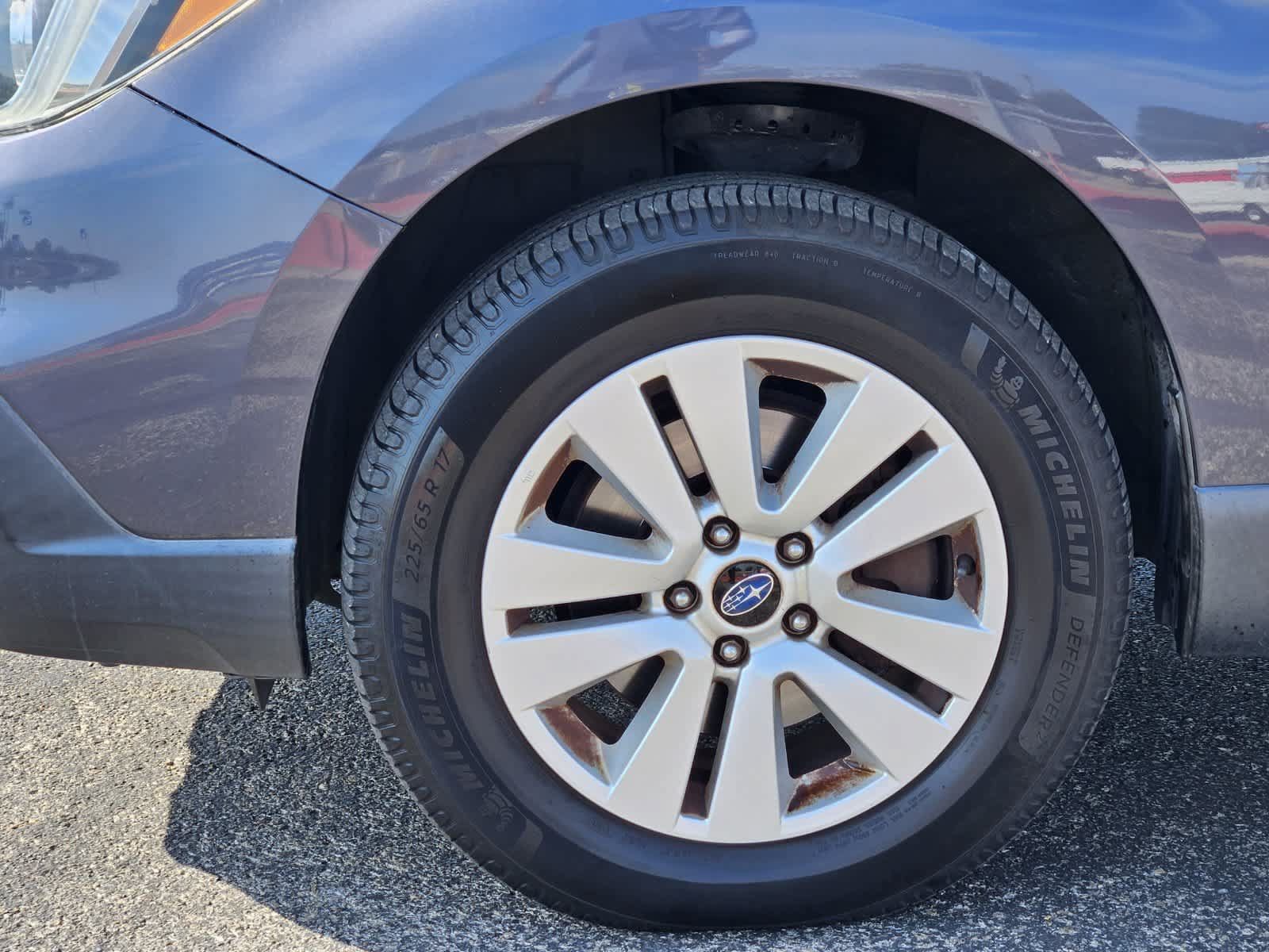 Used 2016 Subaru Outback 2.5i Premium AWD/4WD image 9