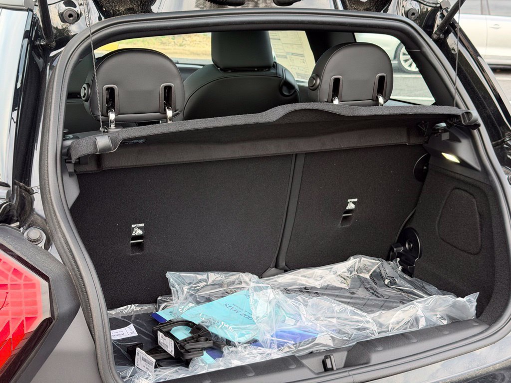 New 2026 MINI Cooper 2-Door Hardtop FWD image 30