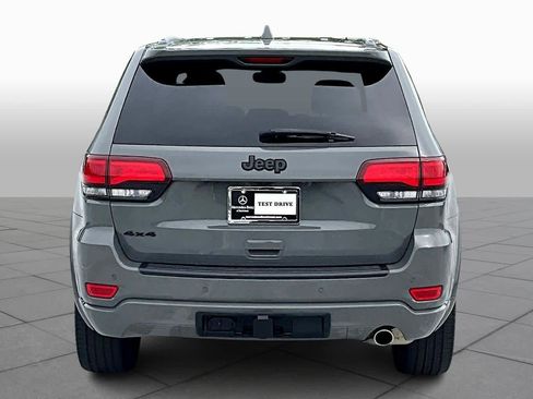 Used 2022 Jeep Grand Cherokee Laredo X AWD/4WD image 5