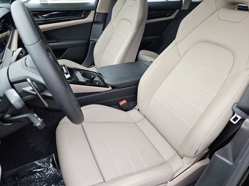 New 2025 Porsche Panamera 4 image 5