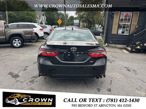 Used 2021 Toyota Camry SE FWD image 5
