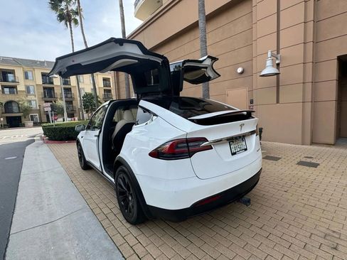 Used 2020 Tesla Model X Long Range AWD/4WD image 5