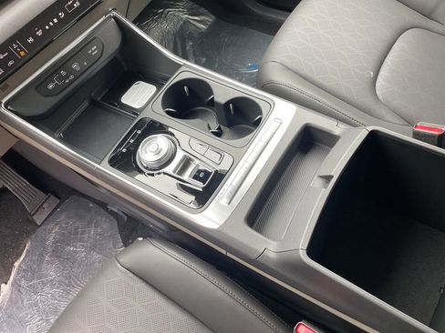 New 2026 Kia Carnival EX image 9