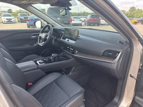 Used 2025 Nissan Rogue Platinum AWD/4WD image 20