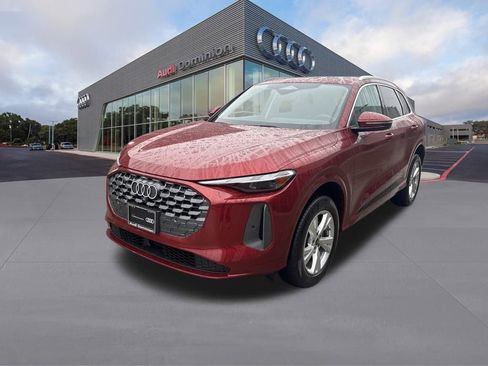 Certified 2025 Audi Q5 Premium w/ Convenience Package image 1