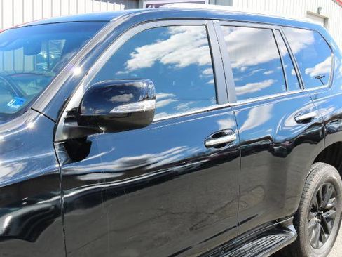 Used 2020 Lexus GX 460 Premium w/ Premium Package image 5