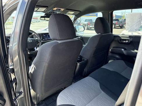 Used 2020 Toyota Tacoma TRD Off-Road AWD/4WD image 13