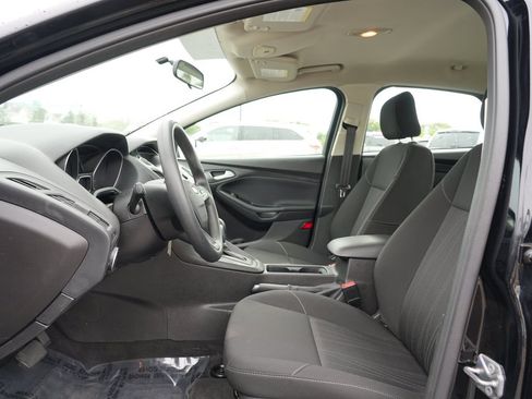Used 2017 Ford Focus SE FWD image 10