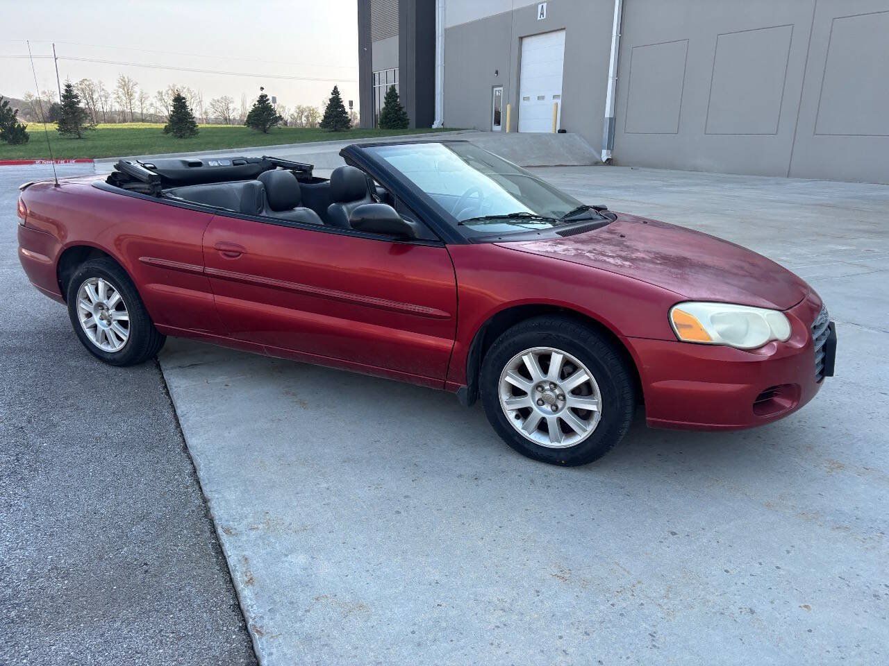Used 2004 Chrysler Sebring GTC FWD image 5