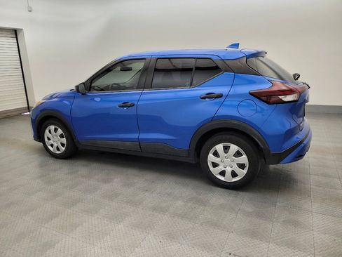 Used 2021 Nissan Kicks S FWD image 3