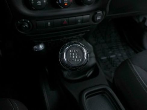 Used 2016 Jeep Wrangler Unlimited Sahara w/ Connectivity Group AWD/4WD image 45