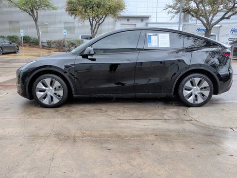Used 2023 Tesla Model Y Long Range image 7