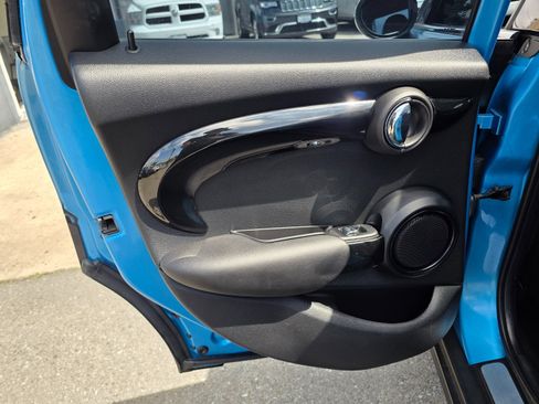 Used 2019 MINI Cooper S image 28