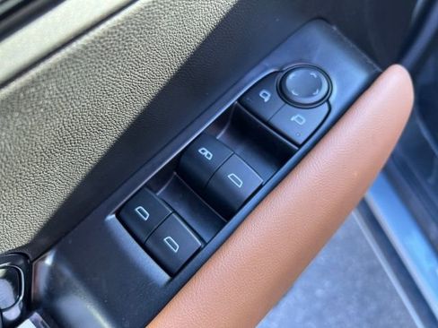 New 2025 GMC Canyon AT4 image 8