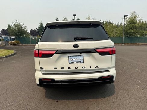 Used 2024 Toyota Sequoia Platinum AWD/4WD image 6