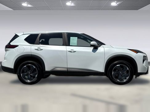 Used 2025 Nissan Rogue SV AWD/4WD image 8